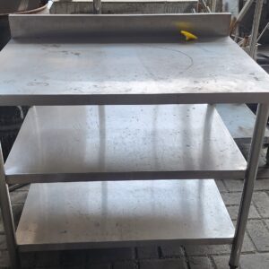 Work table with 2 underself